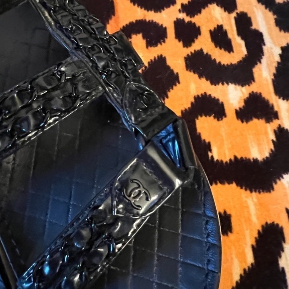 CHANEL Lambskin Chain Black on Black Quilted Dad Velcro Sandals - Picture 12 of 13